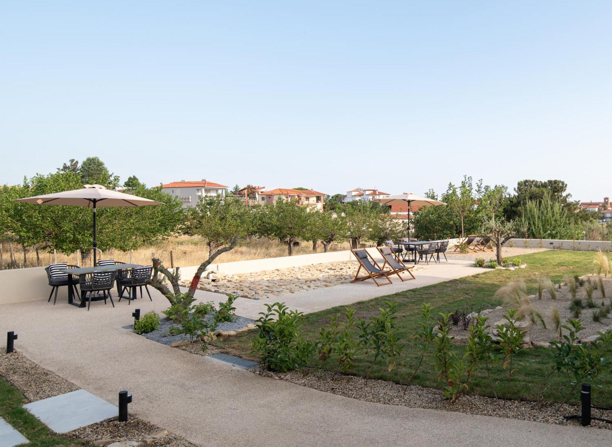 Melian Suites นิกิติ ภายนอก รูปภาพ